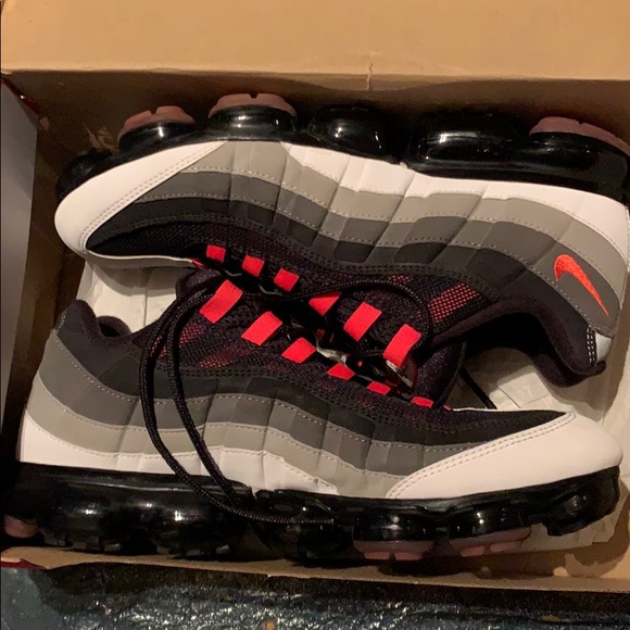 Nike Other - Air vapor max 95’ white/hot red